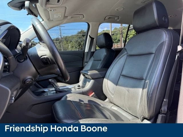 Used 2018 Chevrolet Traverse Premier w/ Driver Confidence II Package FWD image 19
