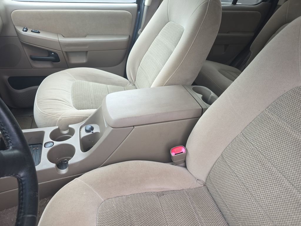 Used 2005 Ford Explorer XLT RWD image 13