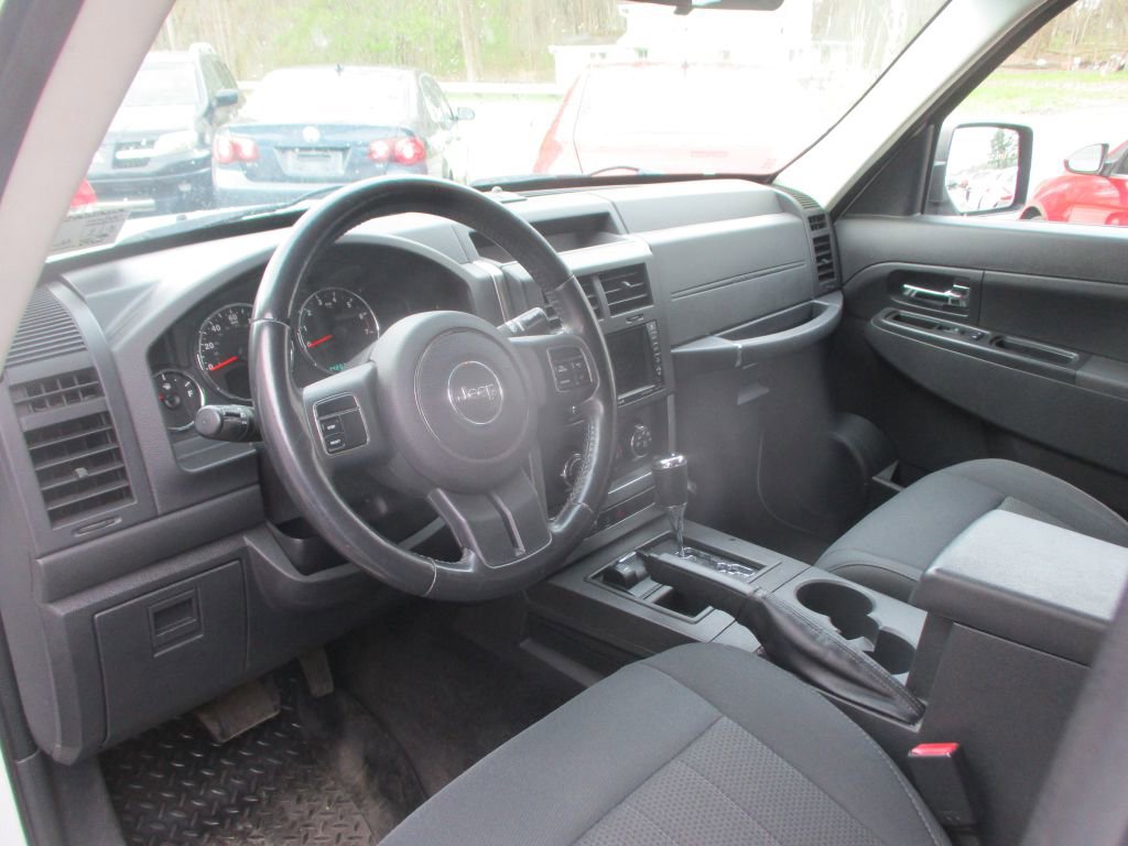 Used 2011 Jeep Liberty Sport w/ Popular Equipment Group image 12