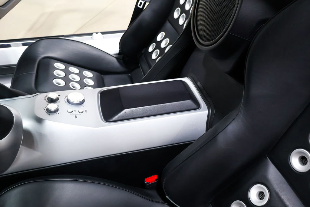 Used 2006 Ford GT RWD image 33