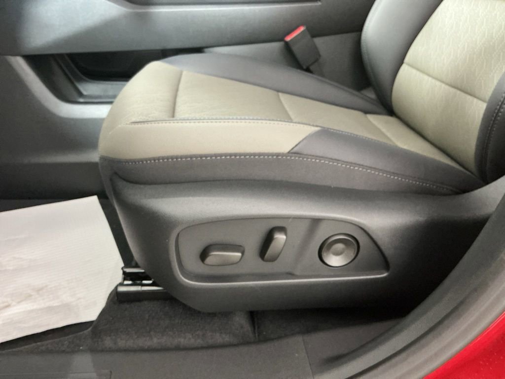 New 2026 Chevrolet Equinox LT w/ Convenience Package II AWD/4WD image 5