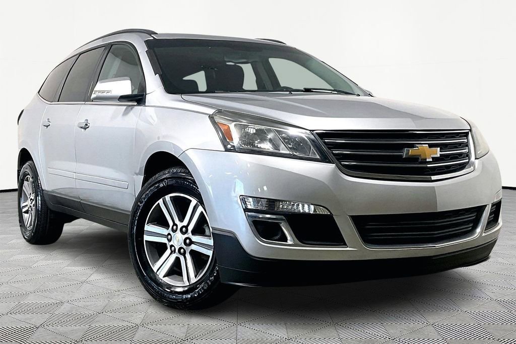 Used 2017 Chevrolet Traverse LT image 1