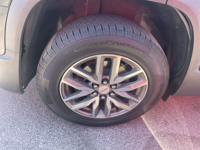 Used 2017 GMC Acadia SLE w/ Driver Alert Package I FWD image 24
