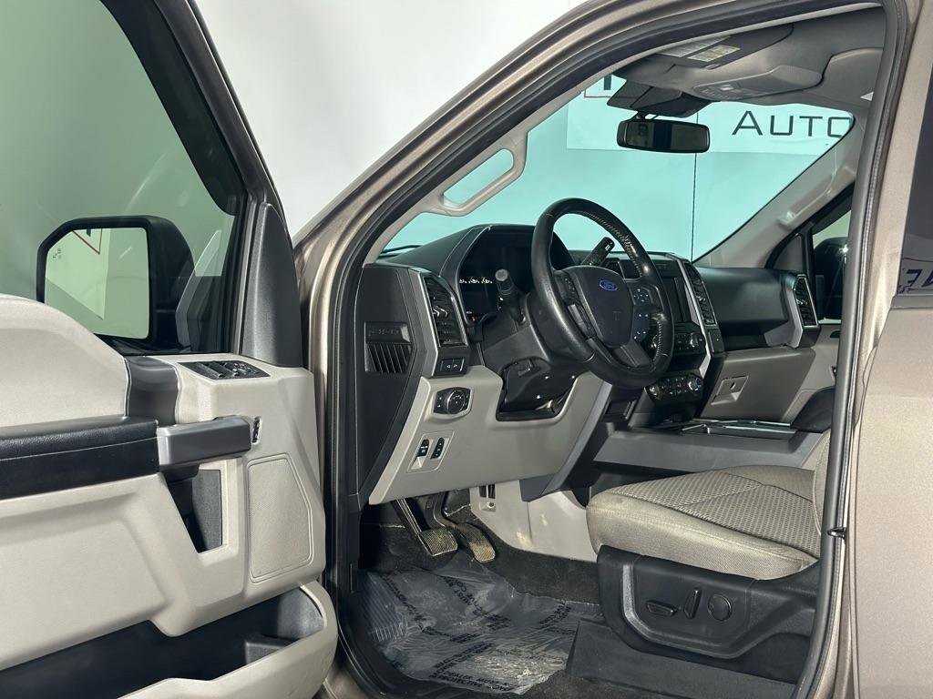 Used 2019 Ford F150 XLT w/ Equipment Group 302A Luxury AWD/4WD image 13