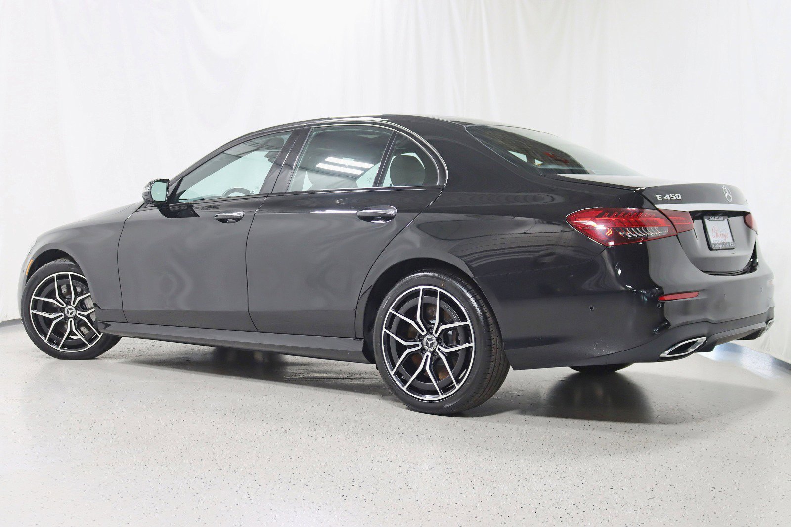 Used 2022 Mercedes-Benz E 450 4MATIC Sedan w/ Driver Assistance Package image 9