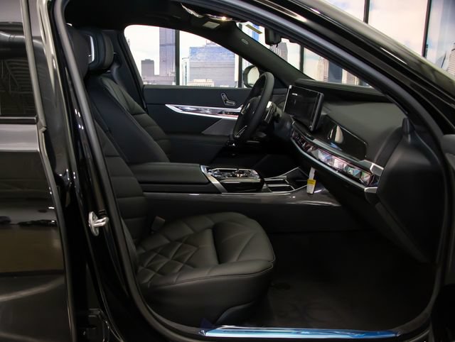 Used 2026 BMW 740i xDrive AWD/4WD image 21