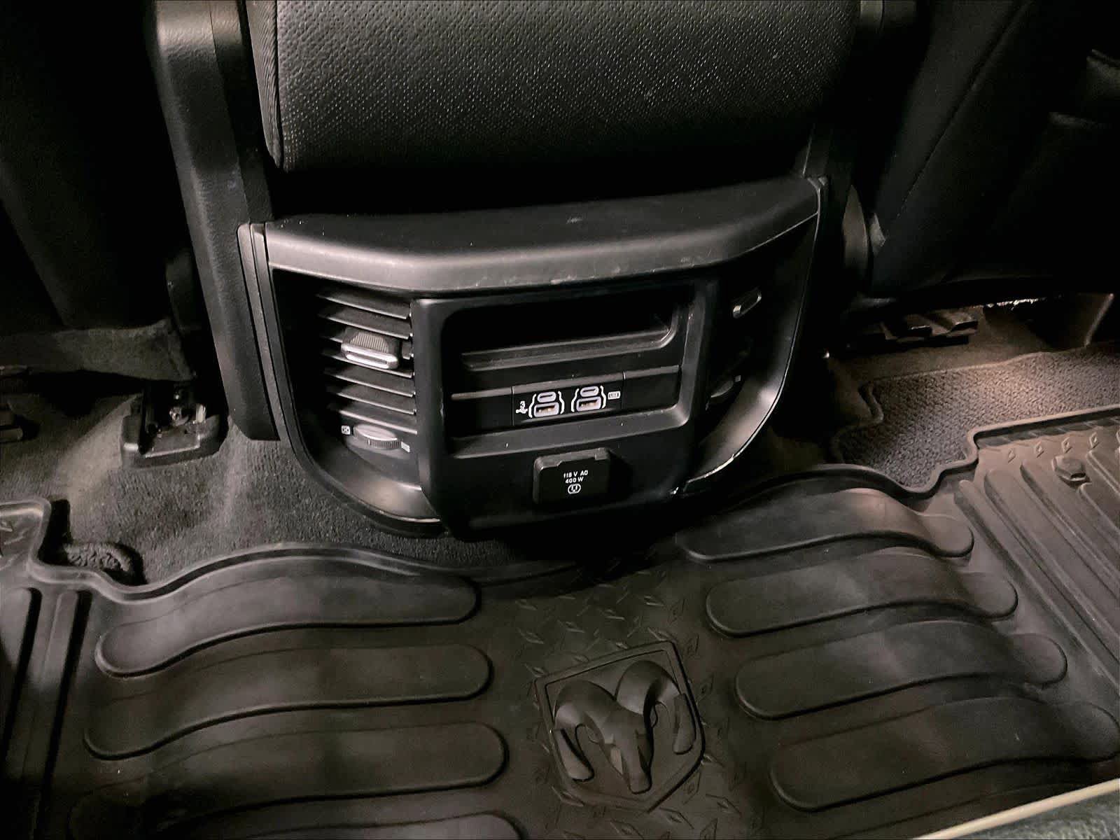 Used 2020 RAM 1500 Laramie w/ Off Road Group AWD/4WD image 34