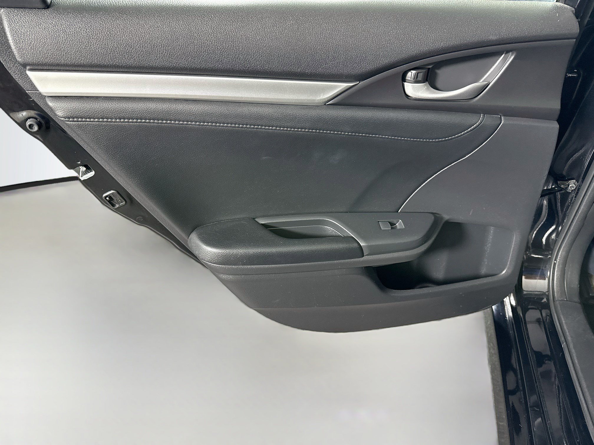 Used 2016 Honda Civic EX-L image 26