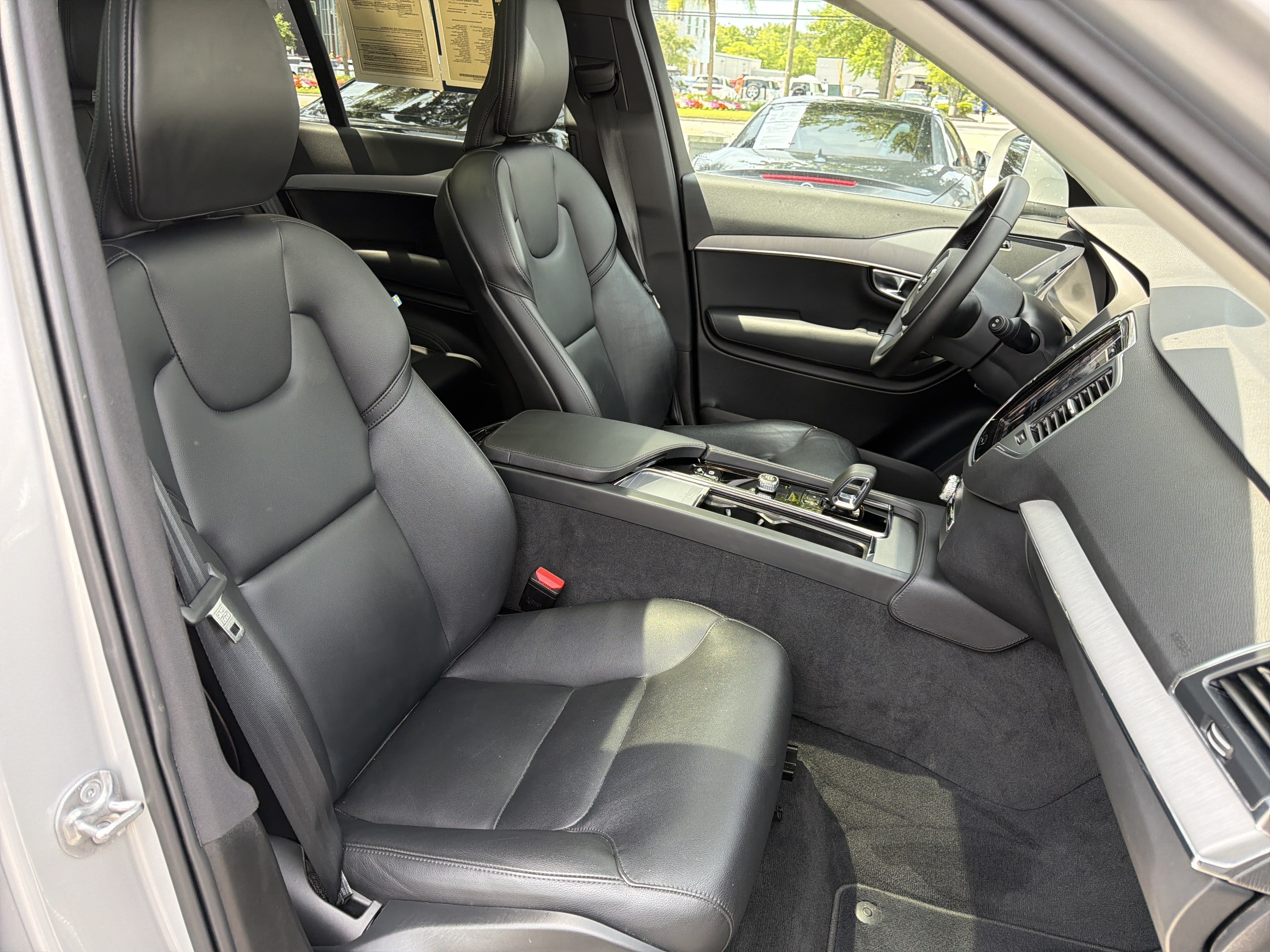 Certified 2025 Volvo XC90 B5 Core AWD/4WD image 34