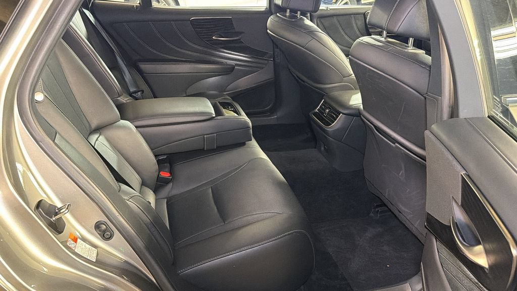 Certified 2021 Lexus LS 500 AWD w/ Accessory Package (Z1) image 13