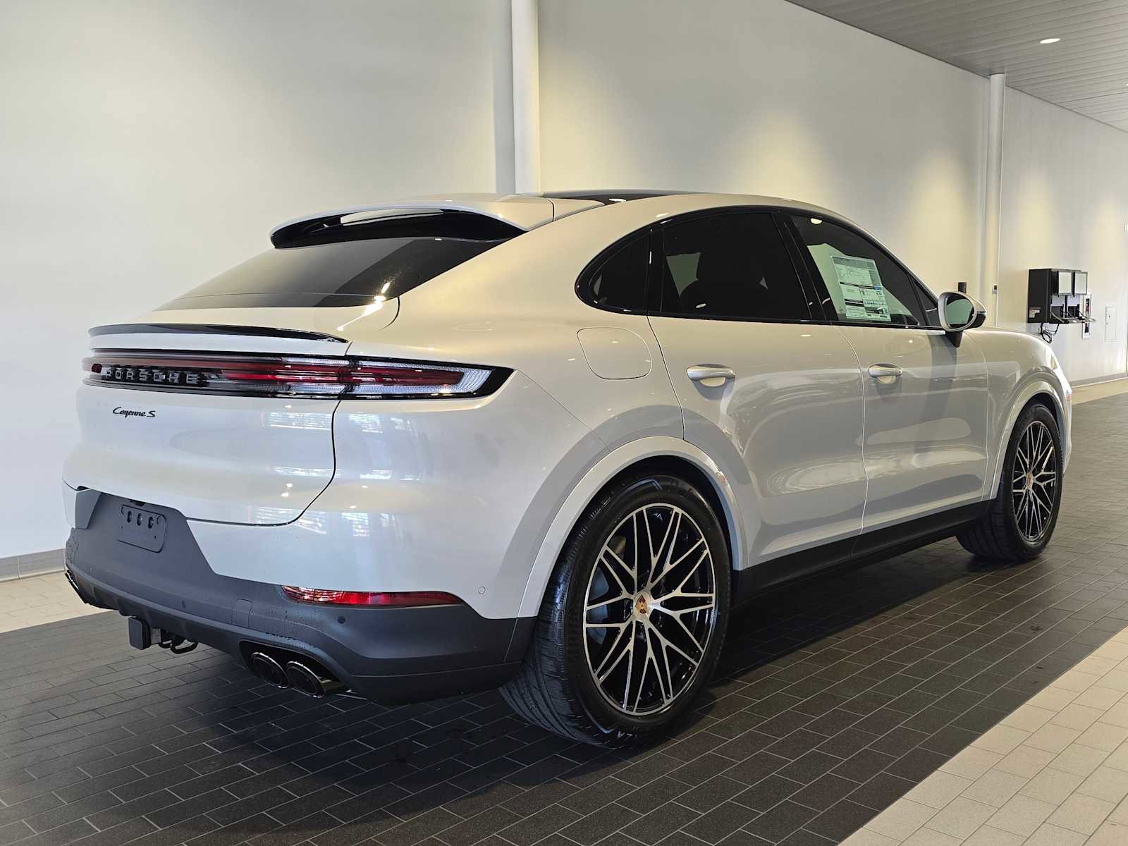New 2026 Porsche Cayenne S image 7