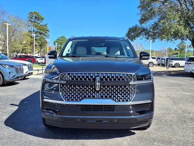 New 2026 Lincoln Navigator Premiere image 3