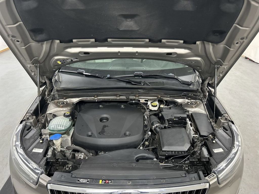 Used 2021 Volvo XC40 T5 Inscription w/ Advanced Package image 25