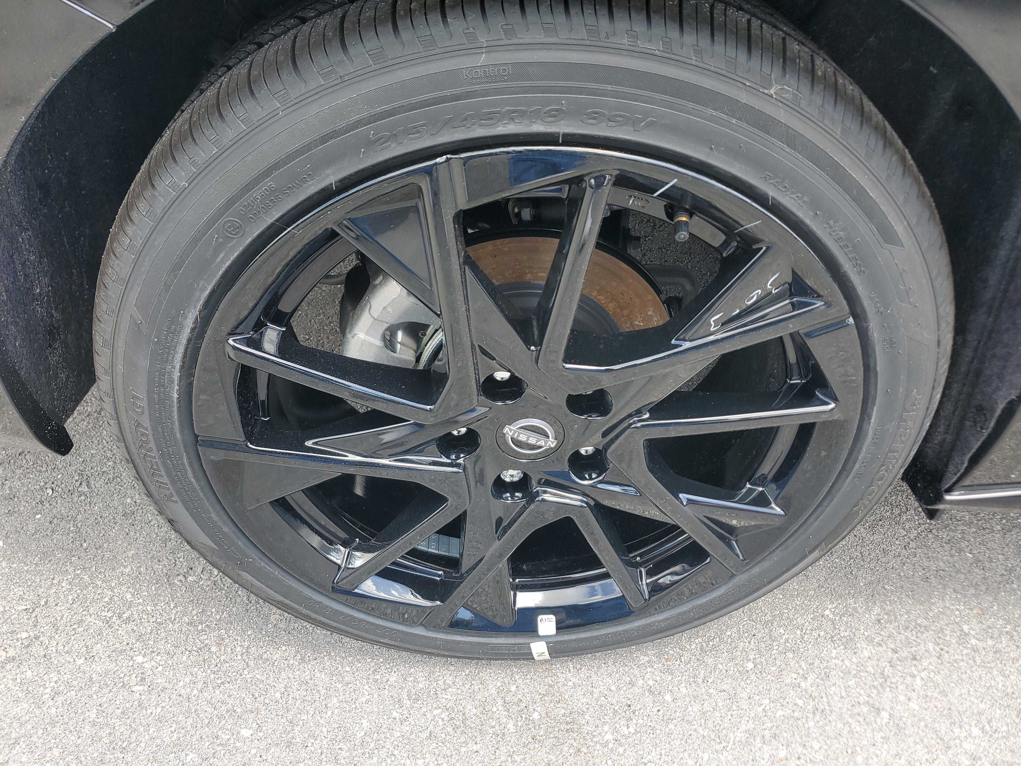 New 2025 Nissan Sentra SR w/ Midnight Edition FWD image 7