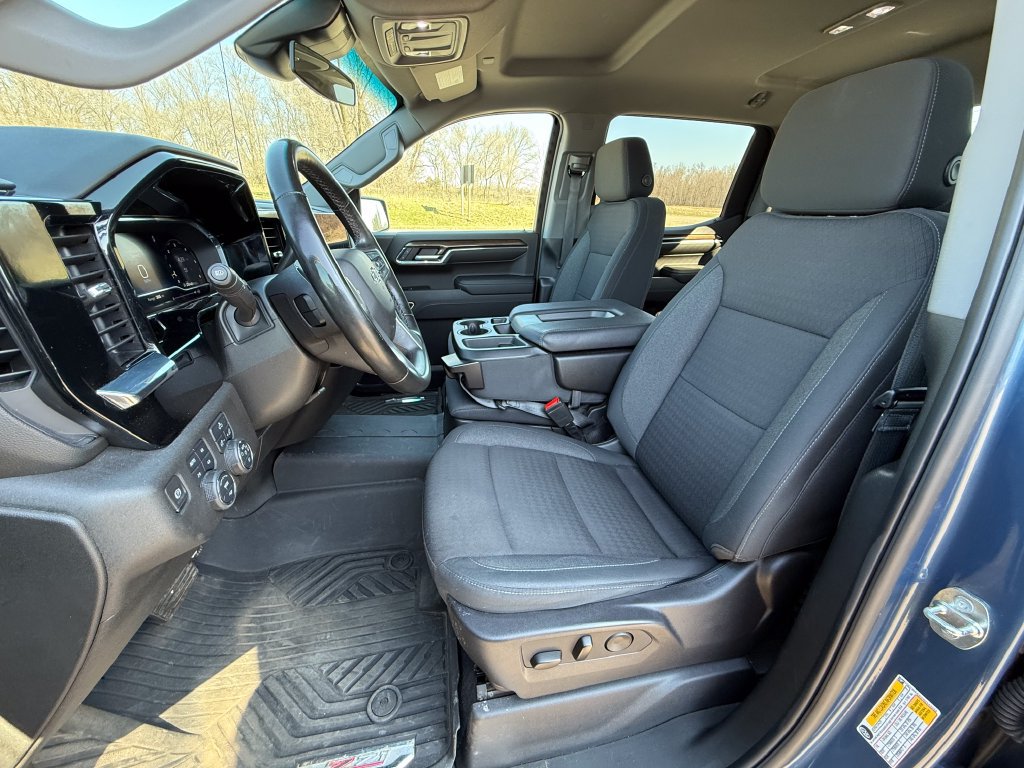 Certified 2024 Chevrolet Silverado 1500 RST w/ Z71 Off-Road Package AWD/4WD image 5