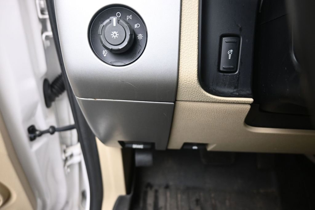 Used 2016 Ford Expedition EL Limited w/ Equipment Group 301A RWD image 16