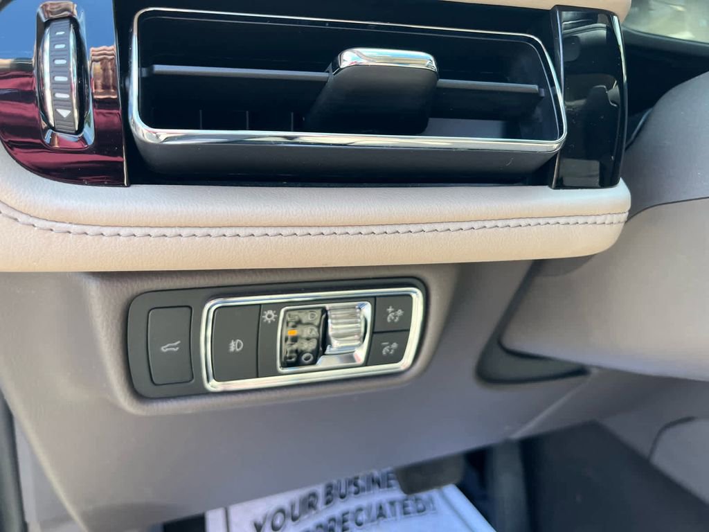 Used 2022 Lincoln Aviator Reserve w/ Equipment Group 201A image 28