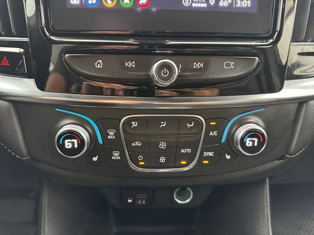 Used 2023 Chevrolet Traverse LT w/ LT Premium Package image 20