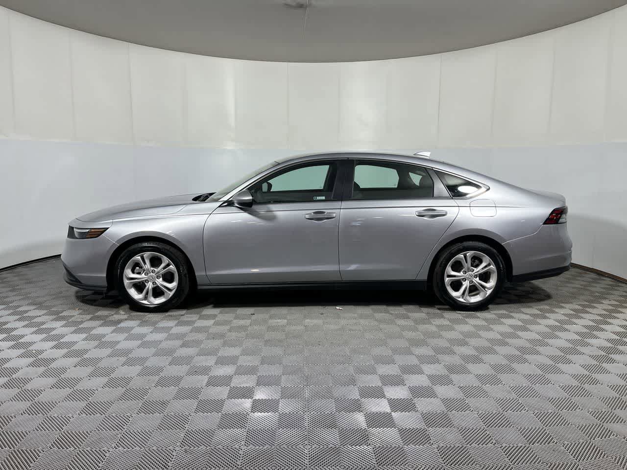 Used 2025 Honda Accord LX image 5