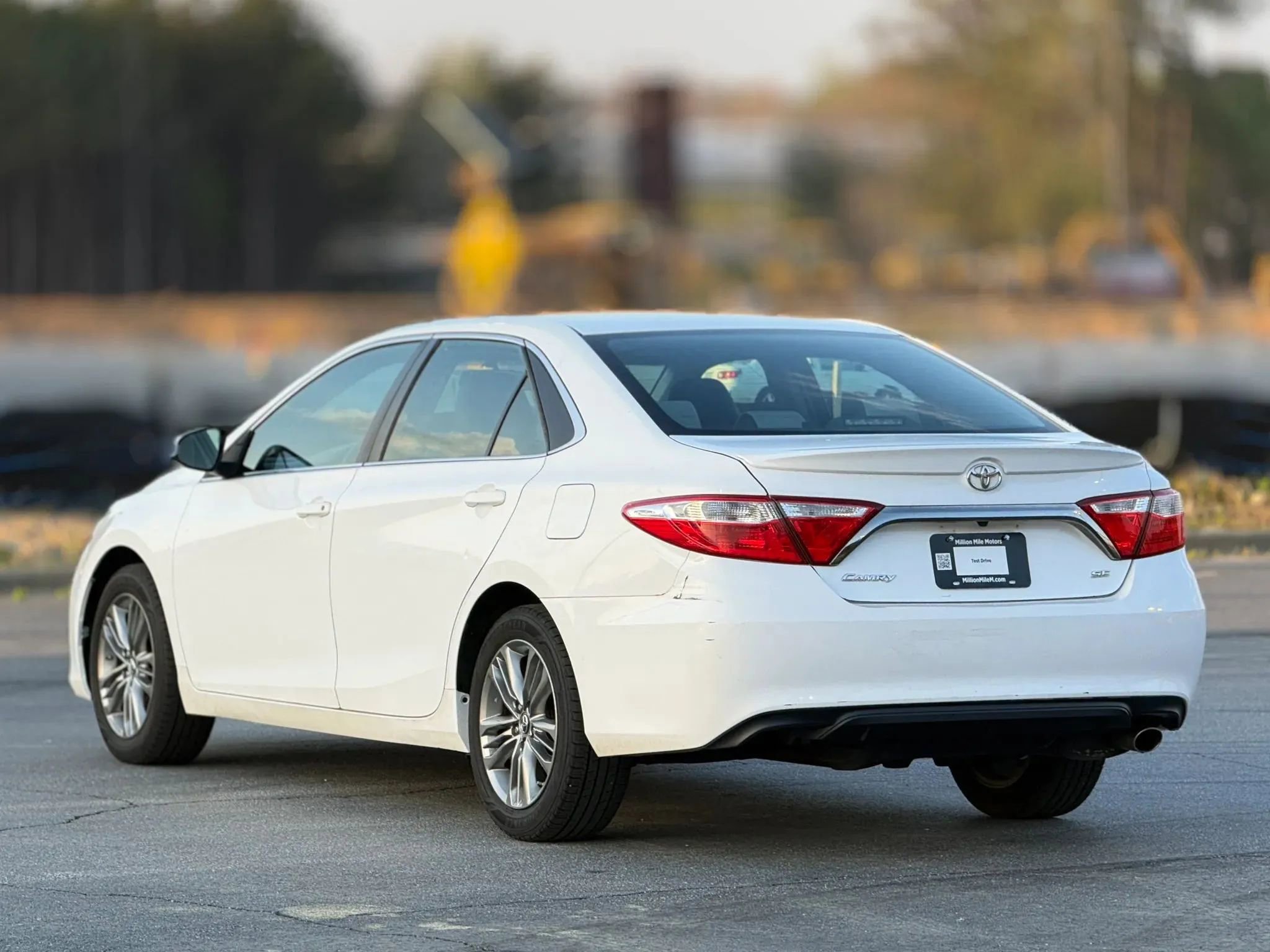 Used 2016 Toyota Camry SE image 10