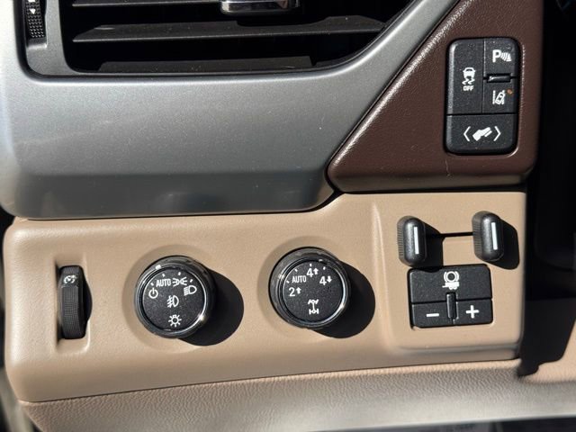 Used 2015 Chevrolet Suburban LTZ AWD/4WD image 16