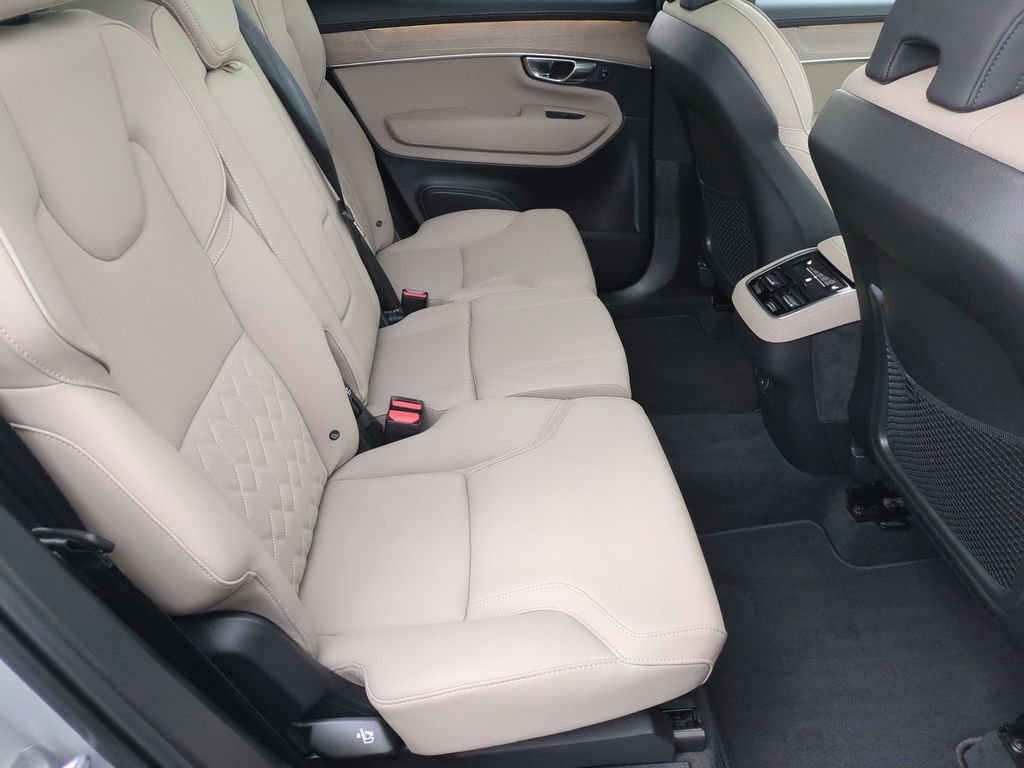 Used 2025 Volvo XC90 B5 Plus image 20