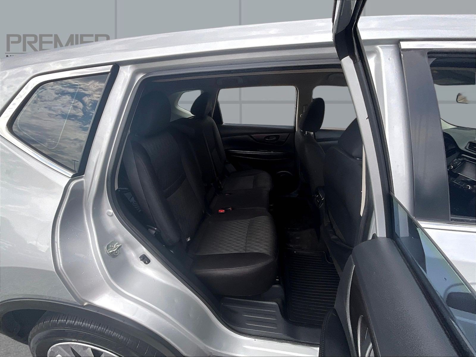 Used 2019 Nissan Rogue S FWD image 27