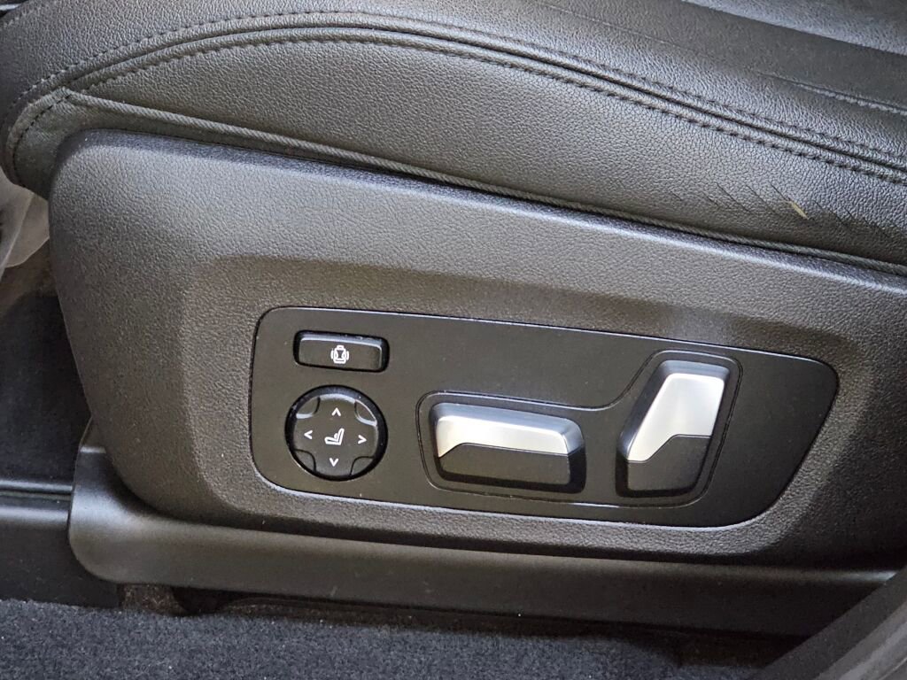 Used 2019 BMW X4 xDrive30i w/ Premium Package image 25