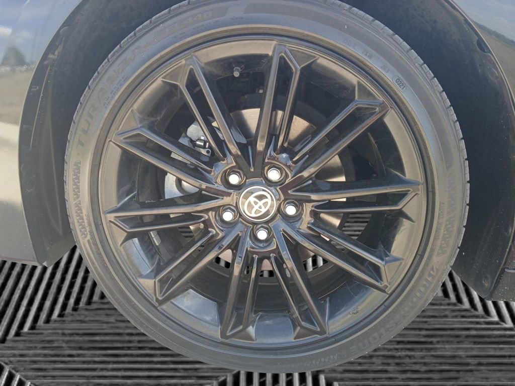 Used 2021 Toyota Avalon XSE image 5