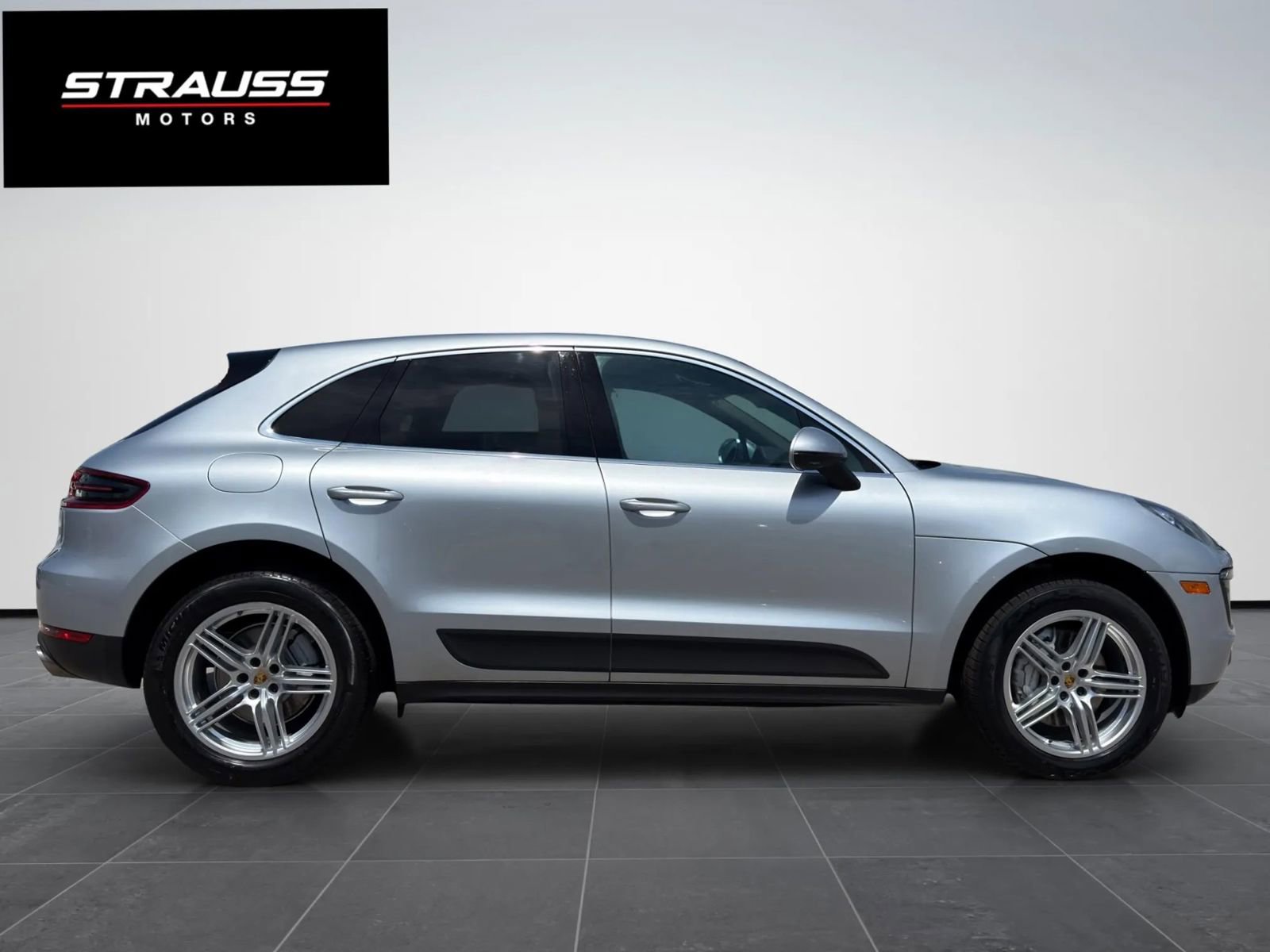Used 2018 Porsche Macan S image 6