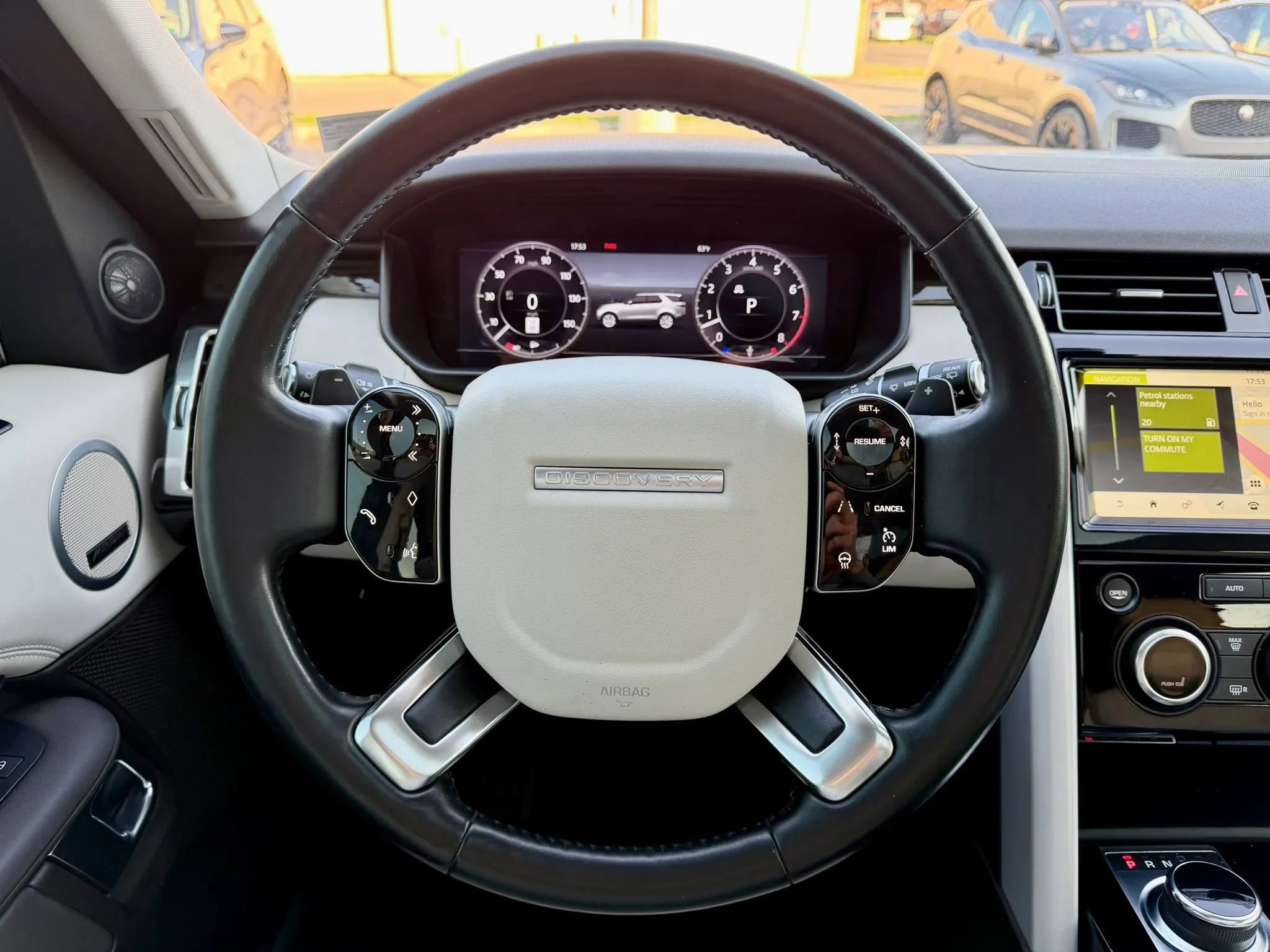 Used 2019 Land Rover Discovery HSE AWD/4WD image 23
