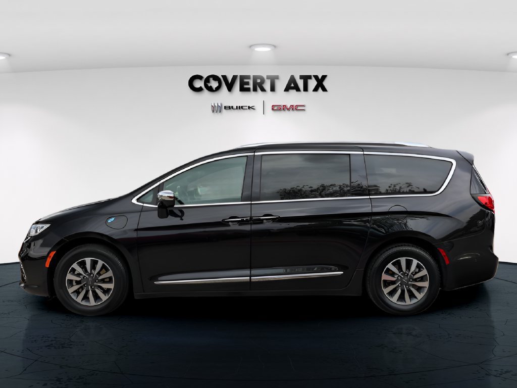 Used 2021 Chrysler Pacifica Limited w/ Uconnect Theater Family Group FWD image 4