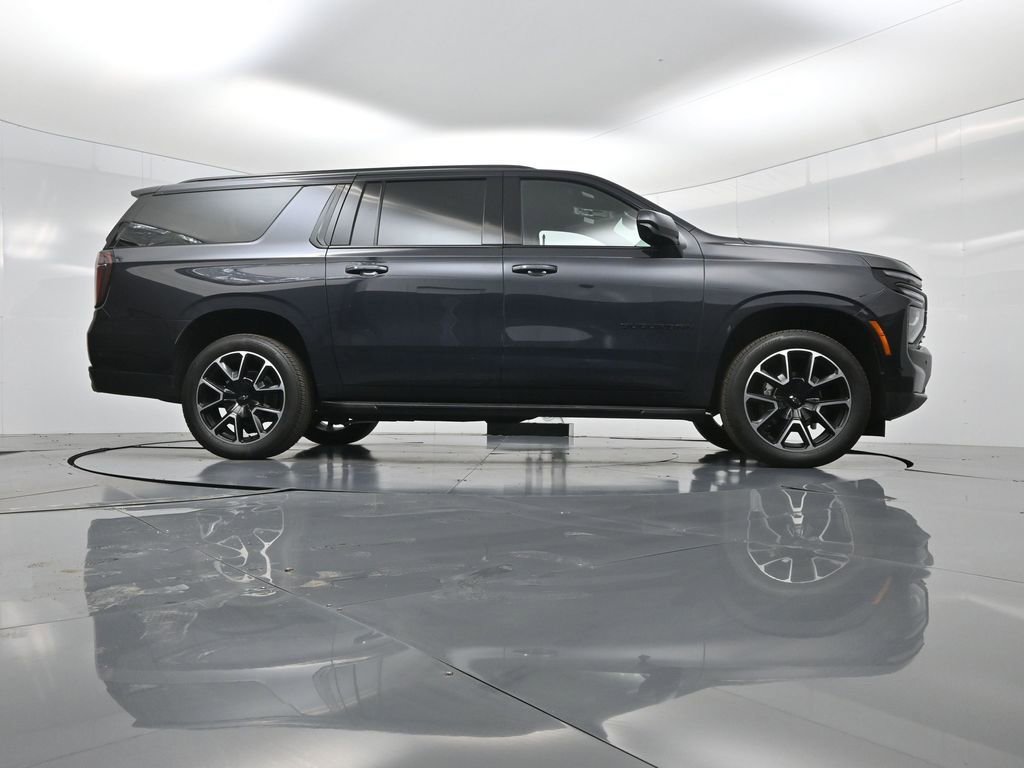 Used 2025 Chevrolet Suburban RST image 40
