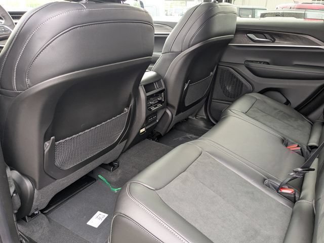 New 2026 Jeep Grand Cherokee Altitude AWD/4WD image 16