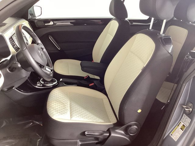 Used 2019 Volkswagen Beetle 2.0T SE FWD image 10