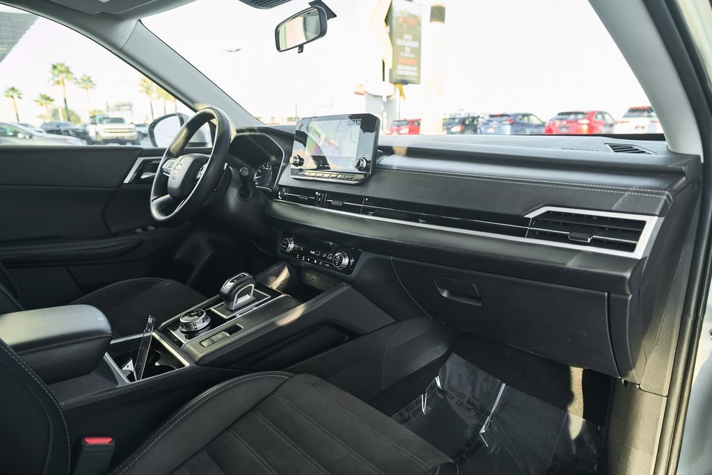 Used 2024 Mitsubishi Outlander SE image 22