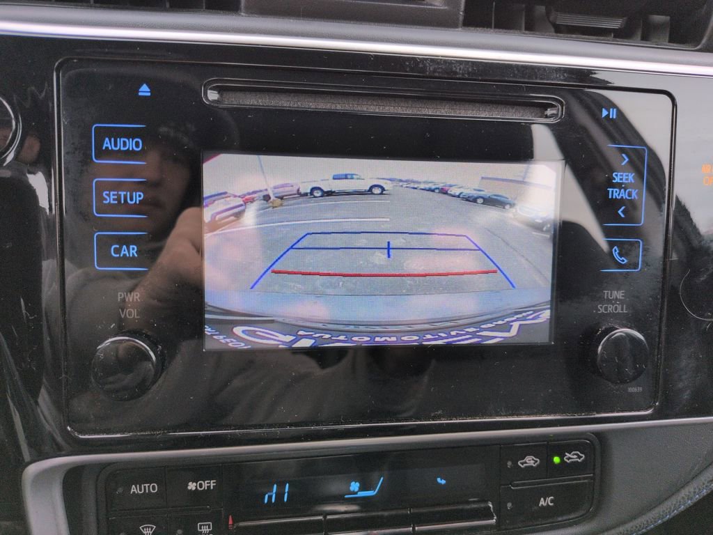 Used 2017 Toyota Corolla SE w/ Carpet Mat Package (TMS) image 21