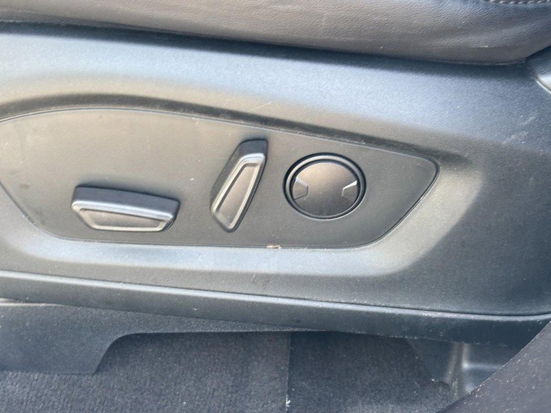 Used 2022 Ford Explorer XLT w/ Equipment Group 202A image 29