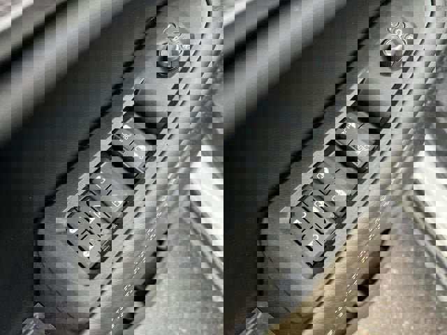 New 2025 Jeep Grand Cherokee L Laredo image 12