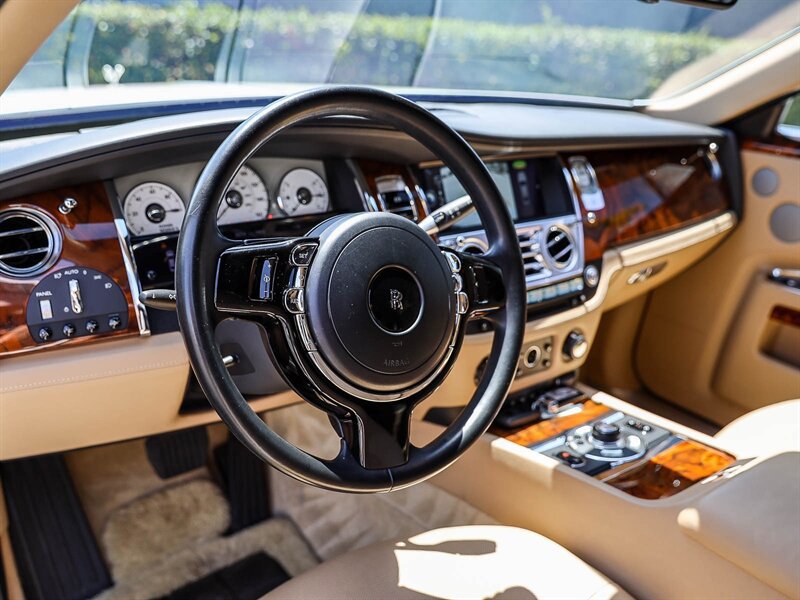 Used 2012 Rolls-Royce Ghost Extended Wheelbase RWD image 36