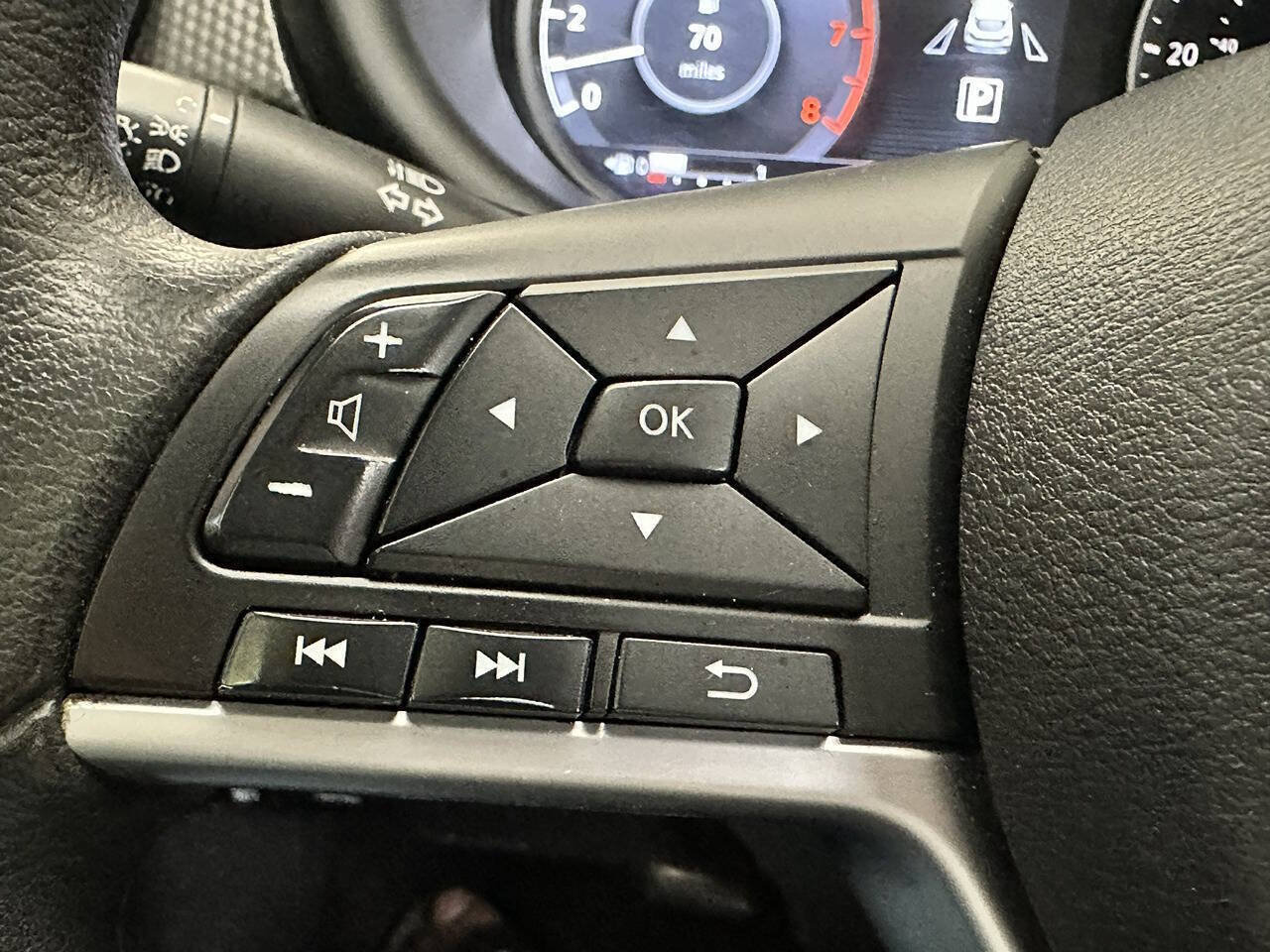 Used 2019 Nissan Kicks SV FWD image 28