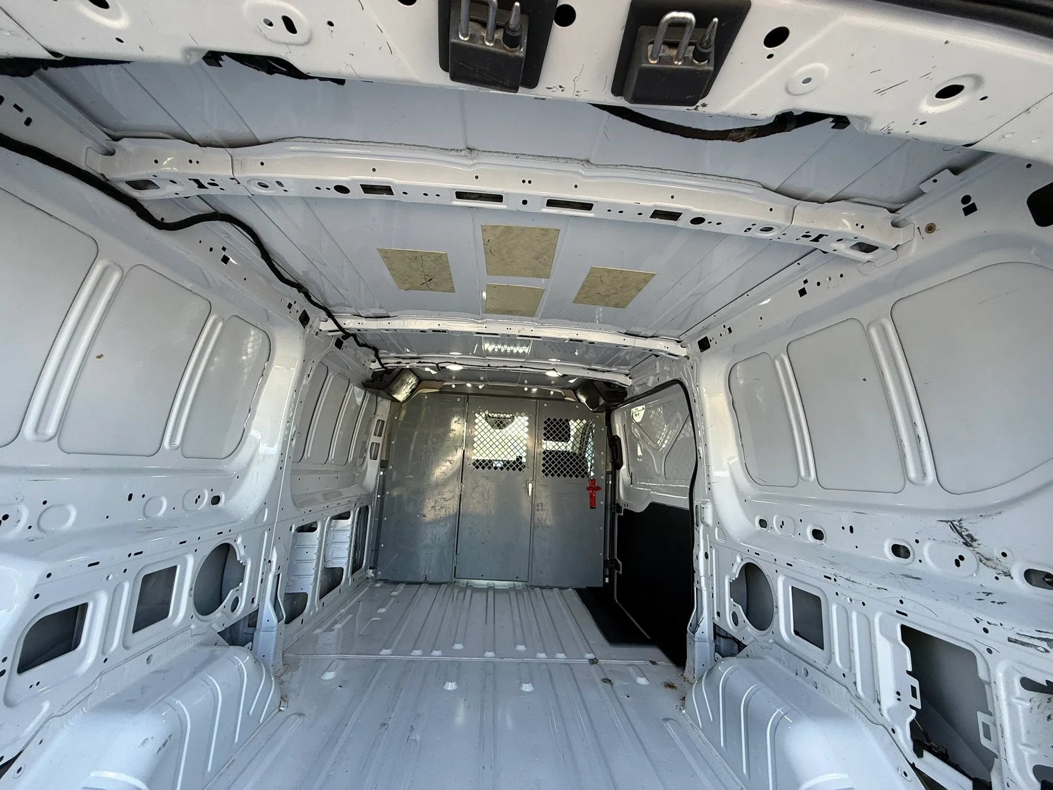Used 2022 Ford Transit 150 Low Roof RWD image 21