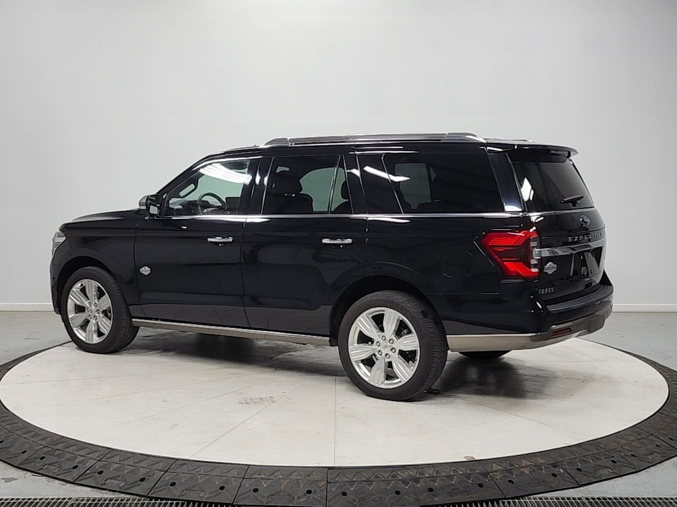 Used 2023 Ford Expedition King Ranch AWD/4WD image 5