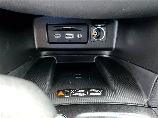 Used 2023 Chevrolet Equinox Premier FWD image 21