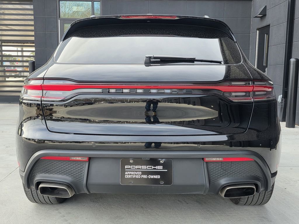 Certified 2023 Porsche Macan Turbo image 10