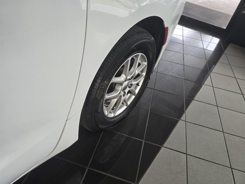 Used 2025 Chrysler Pacifica Select FWD image 39