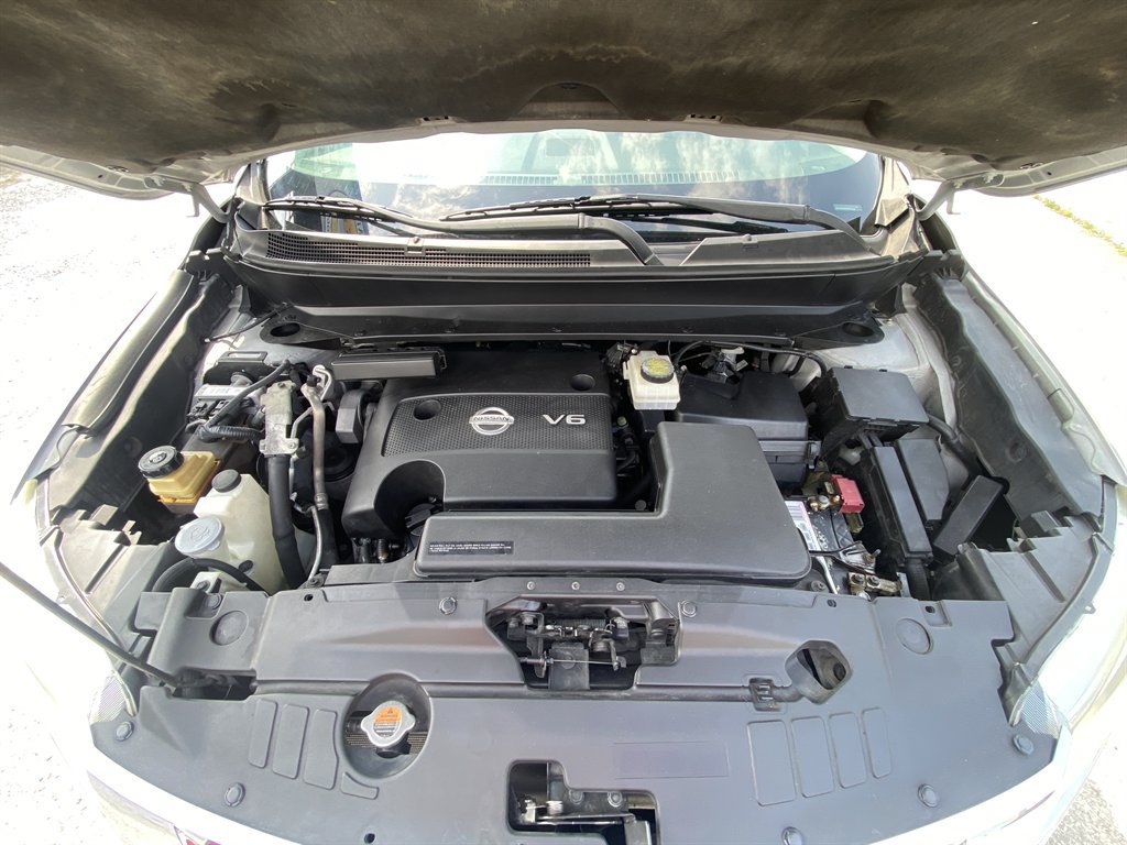 Used 2013 Nissan Pathfinder SL FWD image 24