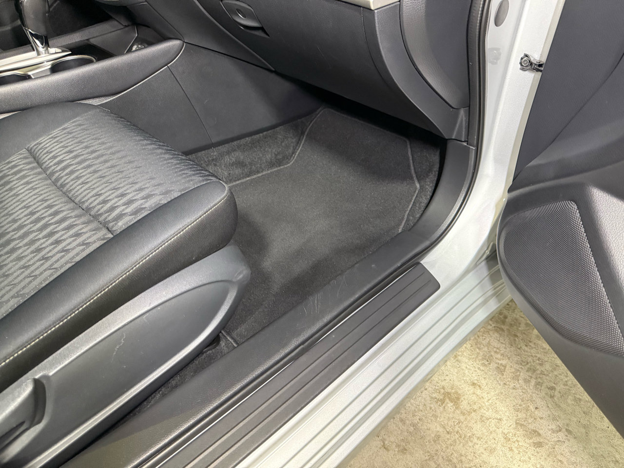 Used 2018 Nissan Altima 2.5 SV w/ 2.5 SV Technology Package image 28