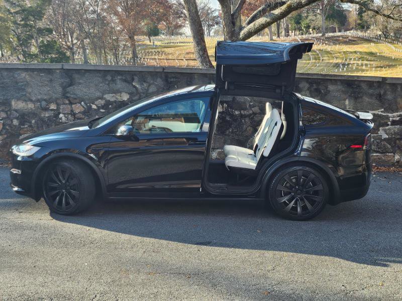 Used 2022 Tesla Model X image 14