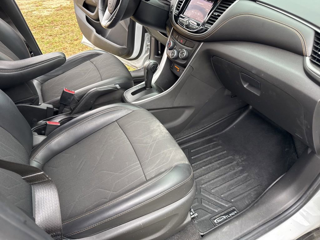 Used 2021 Chevrolet Trax LT w/ Sport Edition image 32